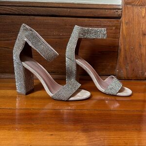 Jeffrey Campbell Lindsay Heels - size 6